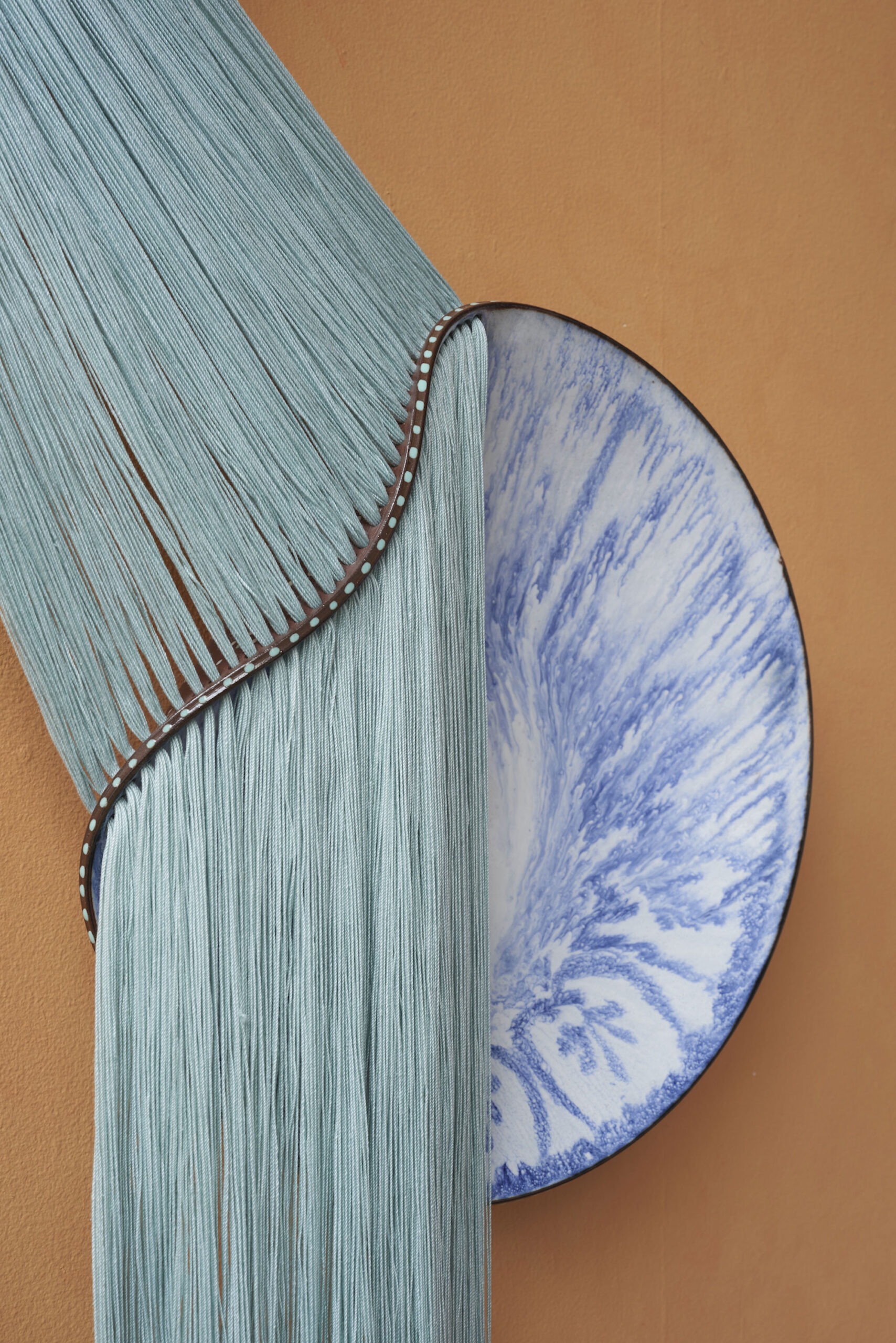 Des céramiques et des fils par Nicole McLaughlin des ceramiques et des fils par Nicole McLaughlin 6 des-ceramiques-et-des-fils-par-Nicole-McLaughlin-6