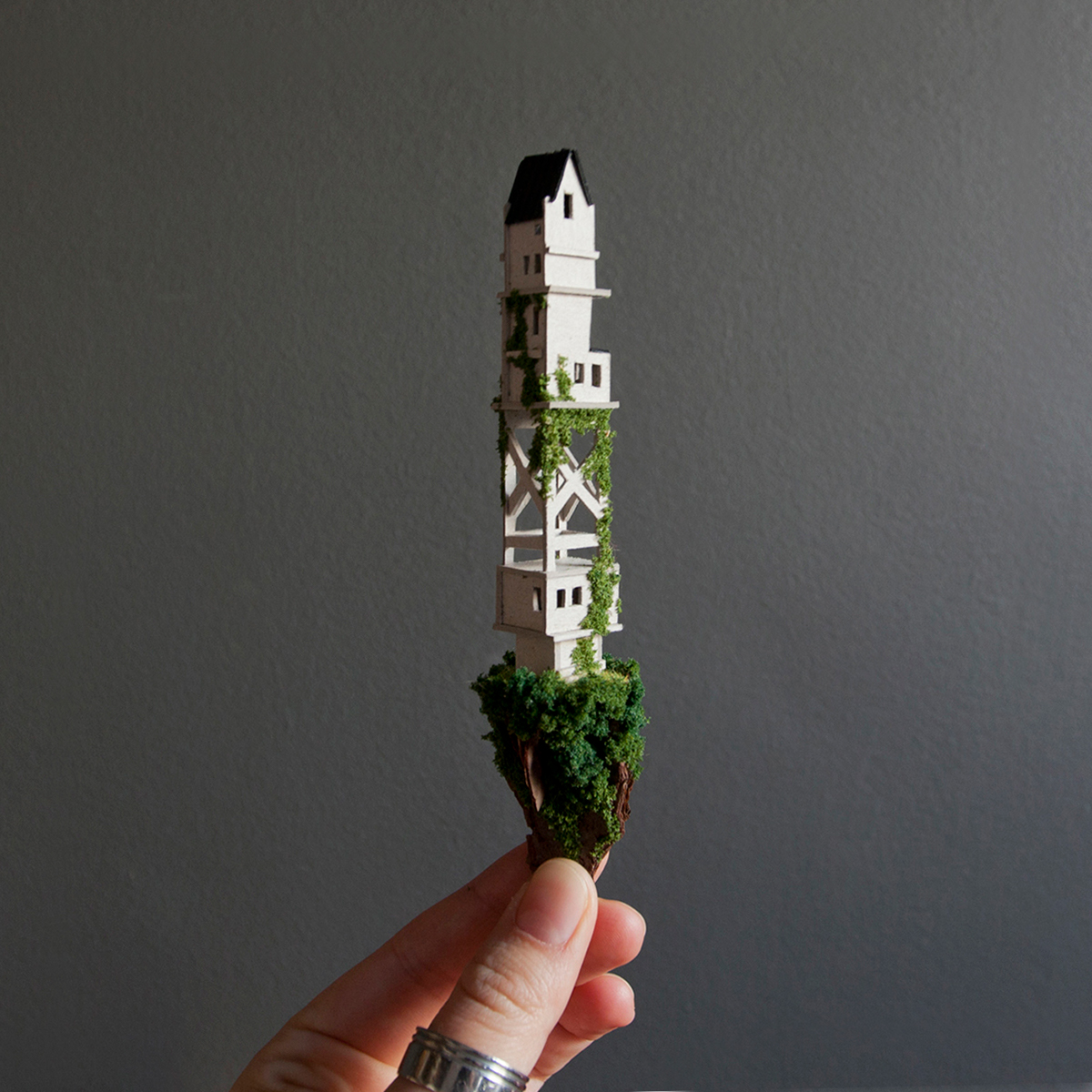 des iles miniatures sculptées sur des bouts de bois des iles miniatures sculptees sur des bouts de bois 12 des-iles-miniatures-sculptees-sur-des-bouts-de-bois-12