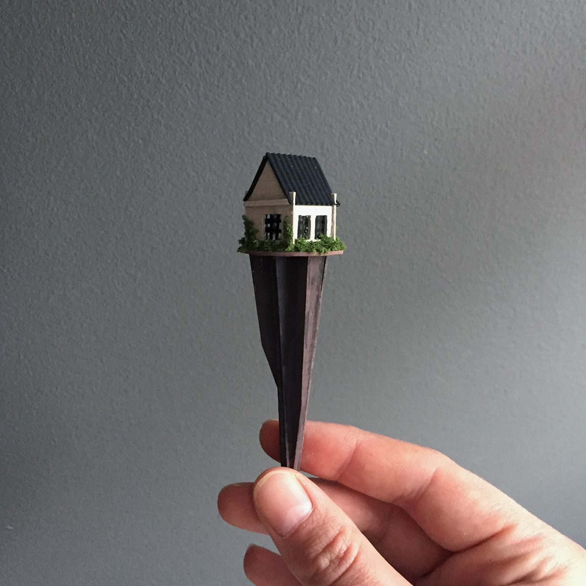 des iles miniatures sculptées sur des bouts de bois des iles miniatures sculptees sur des bouts de bois 13 des-iles-miniatures-sculptees-sur-des-bouts-de-bois-13