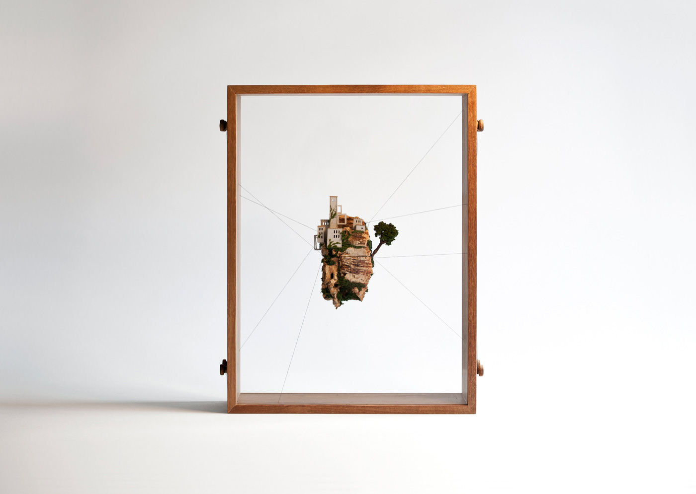 des iles miniatures sculptées sur des bouts de bois des iles miniatures sculptees sur des bouts de bois 15 des-iles-miniatures-sculptees-sur-des-bouts-de-bois-15