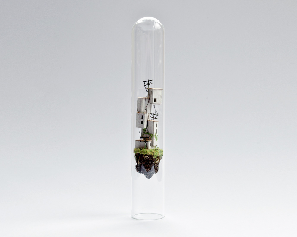 des iles miniatures sculptées sur des bouts de bois des iles miniatures sculptees sur des bouts de bois 4 des-iles-miniatures-sculptees-sur-des-bouts-de-bois-4