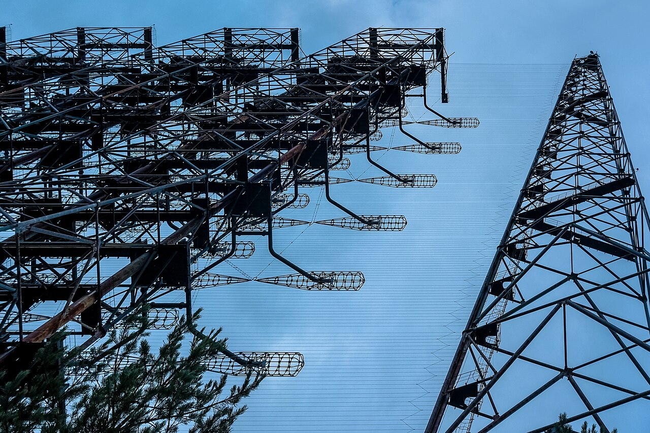Antenne du radar soviétique Duga près de Tchernobyl en Ukraine Antenne du radar soviétique Duga près de Tchernobyl en Ukraine