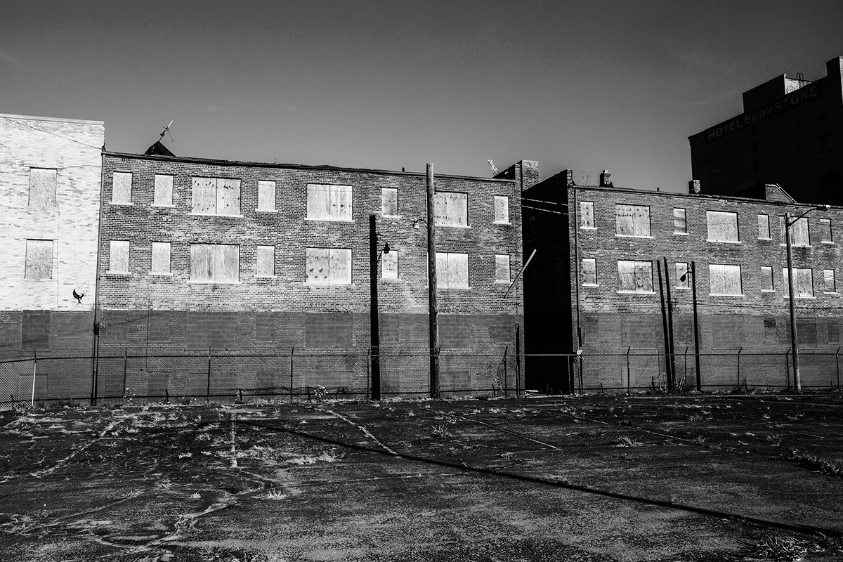 De vieux batiments de Detroit en noir et blanc par David Wile 23 vieux batiments de Detroit en noir et blanc par David Wile 11 23-vieux-batiments-de-Detroit-en-noir-et-blanc-par-David-Wile-11