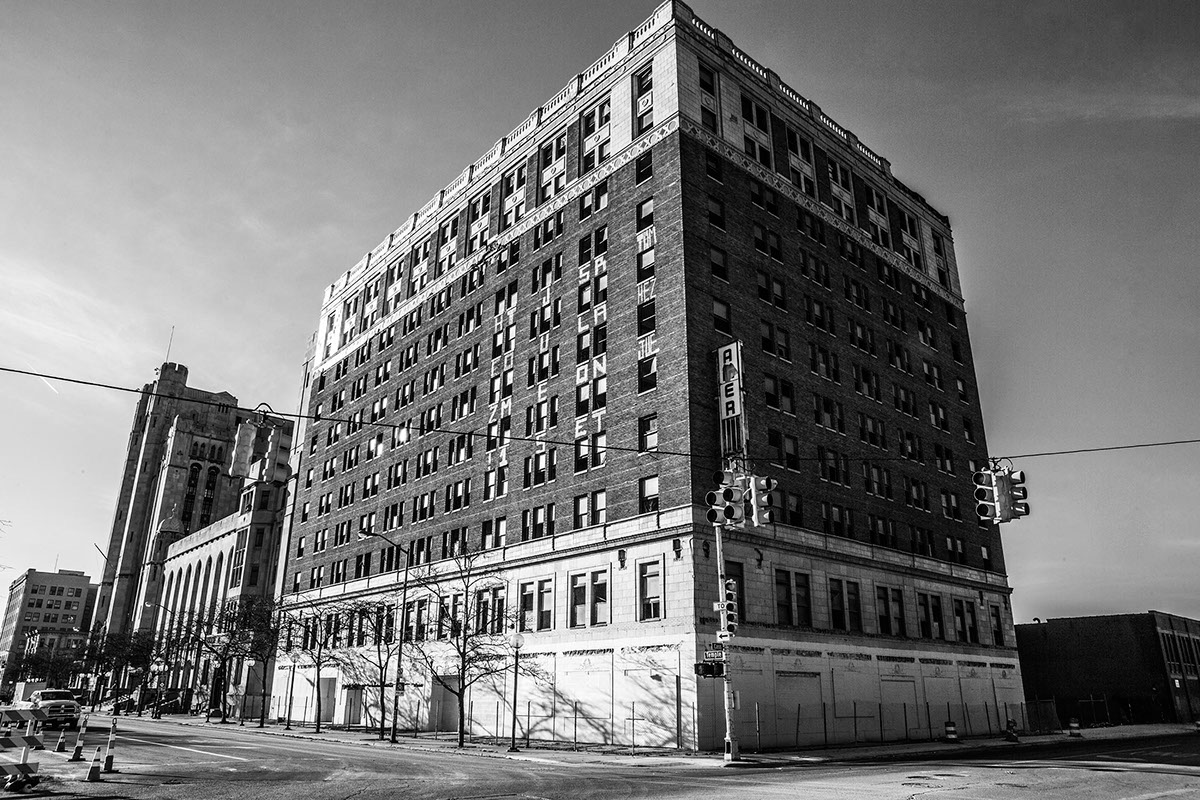 De vieux batiments de Detroit en noir et blanc par David Wile 23 vieux batiments de Detroit en noir et blanc par David Wile 12 23-vieux-batiments-de-Detroit-en-noir-et-blanc-par-David-Wile-12