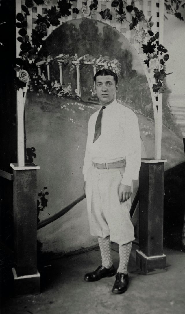 40 photos trouvées montrant la mode pour homme dans les années 1920 - 1930 40 photos trouvees montrant la mode pour homme dans les annees 1920 1930 3 40-photos-trouvees-montrant-la-mode-pour-homme-dans-les-annees-1920-1930-3