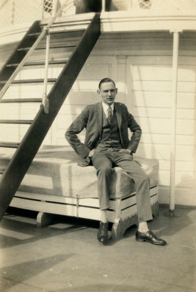 40 photos trouvées montrant la mode pour homme dans les années 1920 - 1930 40 photos trouvees montrant la mode pour homme dans les annees 1920 1930 6 40-photos-trouvees-montrant-la-mode-pour-homme-dans-les-annees-1920-1930-6