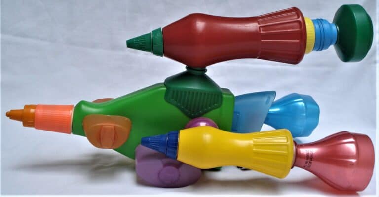 Du recyclage de bouteilles en plastique en jouets Du recyclage de bouteilles en plastique en jouets 1 Du-recyclage-de-bouteilles-en-plastique-en-jouets-1