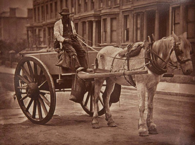 La vie des rues de Londres en 1877 La vie des rues de Londres en 1877 petits metiers boulots 17 La-vie-des-rues-de-Londres-en-1877-petits-metiers-boulots-17