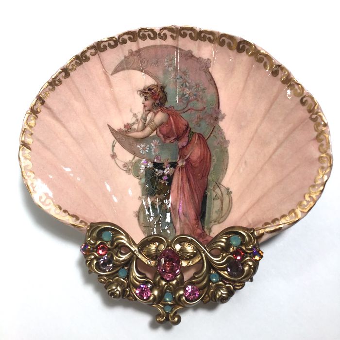 Les délicieuses décorations de coquillages de Mary Kenyon Les delicieuses decorations de coquillages de Mary Kenyon 12 Les-delicieuses-decorations-de-coquillages-de-Mary-Kenyon-12