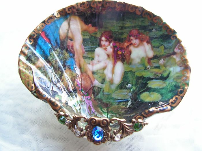 Les délicieuses décorations de coquillages de Mary Kenyon Les delicieuses decorations de coquillages de Mary Kenyon 19 Les-delicieuses-decorations-de-coquillages-de-Mary-Kenyon-19