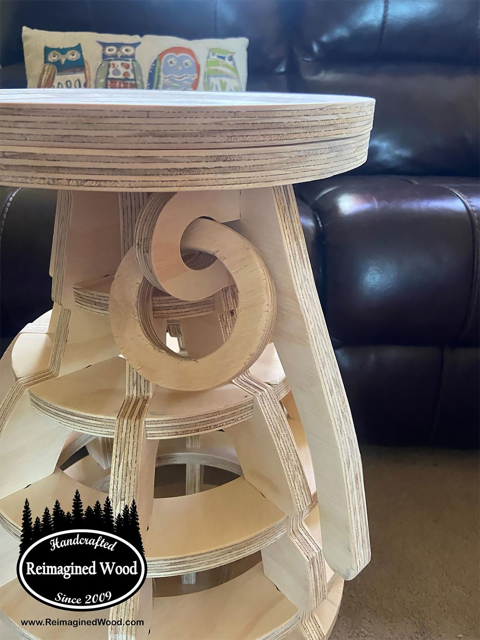 Les tables en forme de grenades de Jack Lebond Les tables en forme de grenades de Jack Lebond 5 Les-tables-en-forme-de-grenades-de-Jack-Lebond-5