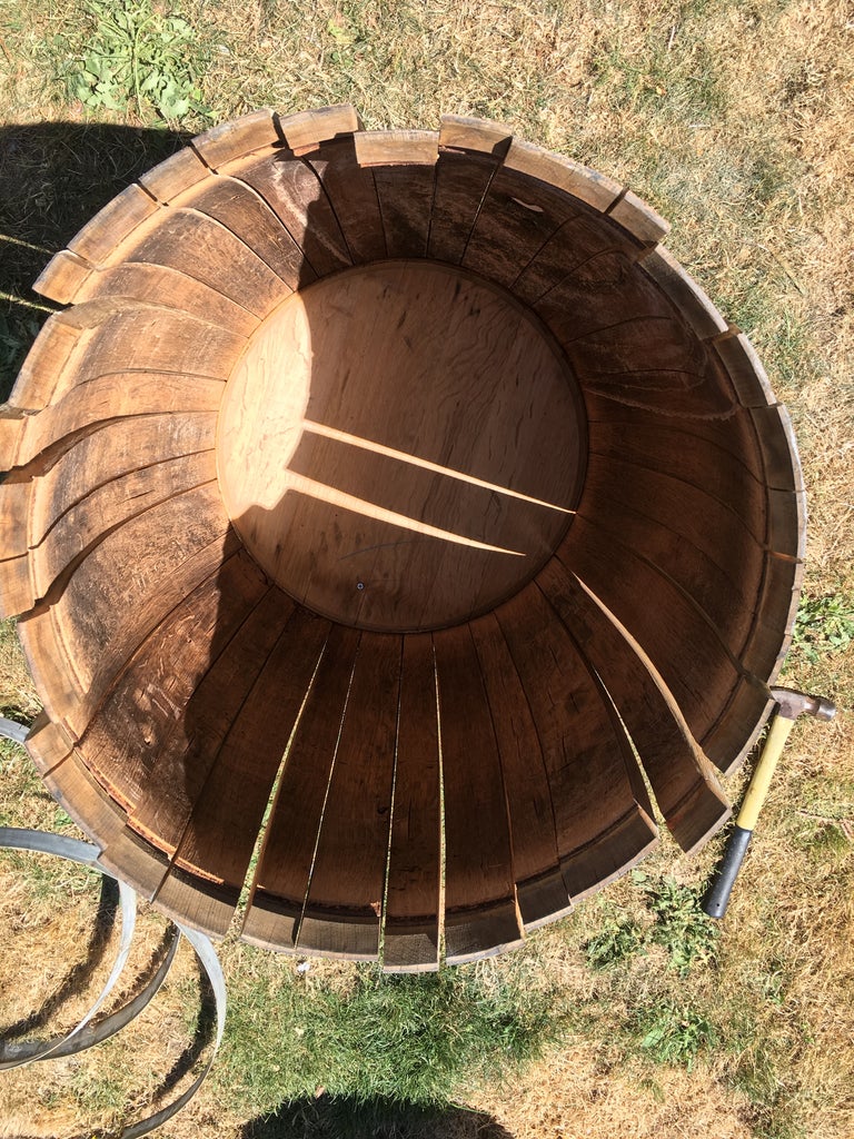 Reyclage: transformation d'un tonneau à vin en fauteuil de jardin Reyclage transformation d un tonneau a vin en fauteuil de jardin 3 Reyclage-transformation-d-un-tonneau-a-vin-en-fauteuil-de-jardin-3