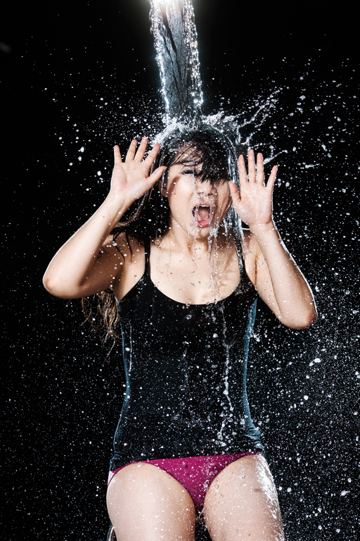 Splash - les réactions des humains et des animaux sous un jet d'eau Splash les reactions des humains et des animaux sous un jet d eau 13 Splash-les-reactions-des-humains-et-des-animaux-sous-un-jet-d-eau-13