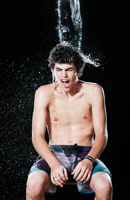 Splash - les réactions des humains et des animaux sous un jet d'eau Splash les reactions des humains et des animaux sous un jet d eau 2 Splash-les-reactions-des-humains-et-des-animaux-sous-un-jet-d-eau-2