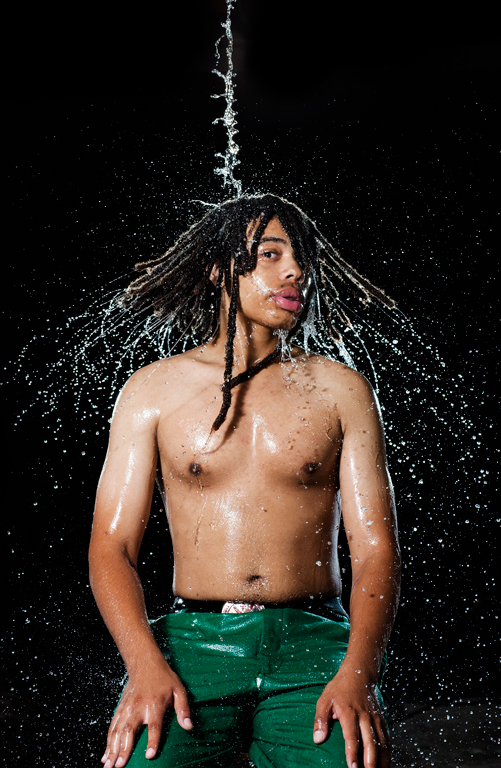 Splash - les réactions des humains et des animaux sous un jet d'eau Splash les reactions des humains et des animaux sous un jet d eau 8 Splash-les-reactions-des-humains-et-des-animaux-sous-un-jet-d-eau-8