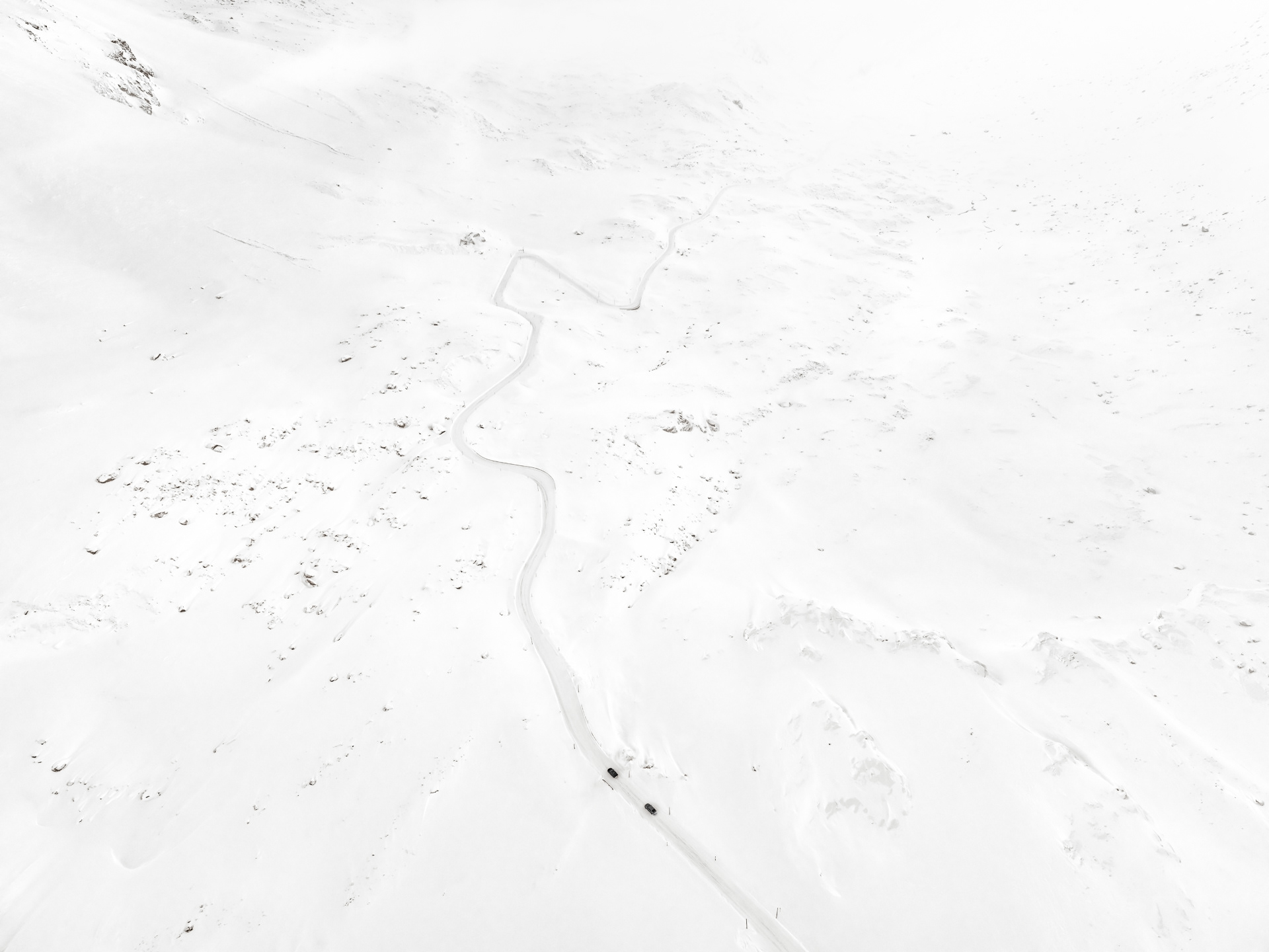 The Swiss Pass Series - les routes de cols de Suisse sous la neige The Swiss Pass Series les routes de cols de Suisse sous la neige 2 The-Swiss-Pass-Series-les-routes-de-cols-de-Suisse-sous-la-neige-2