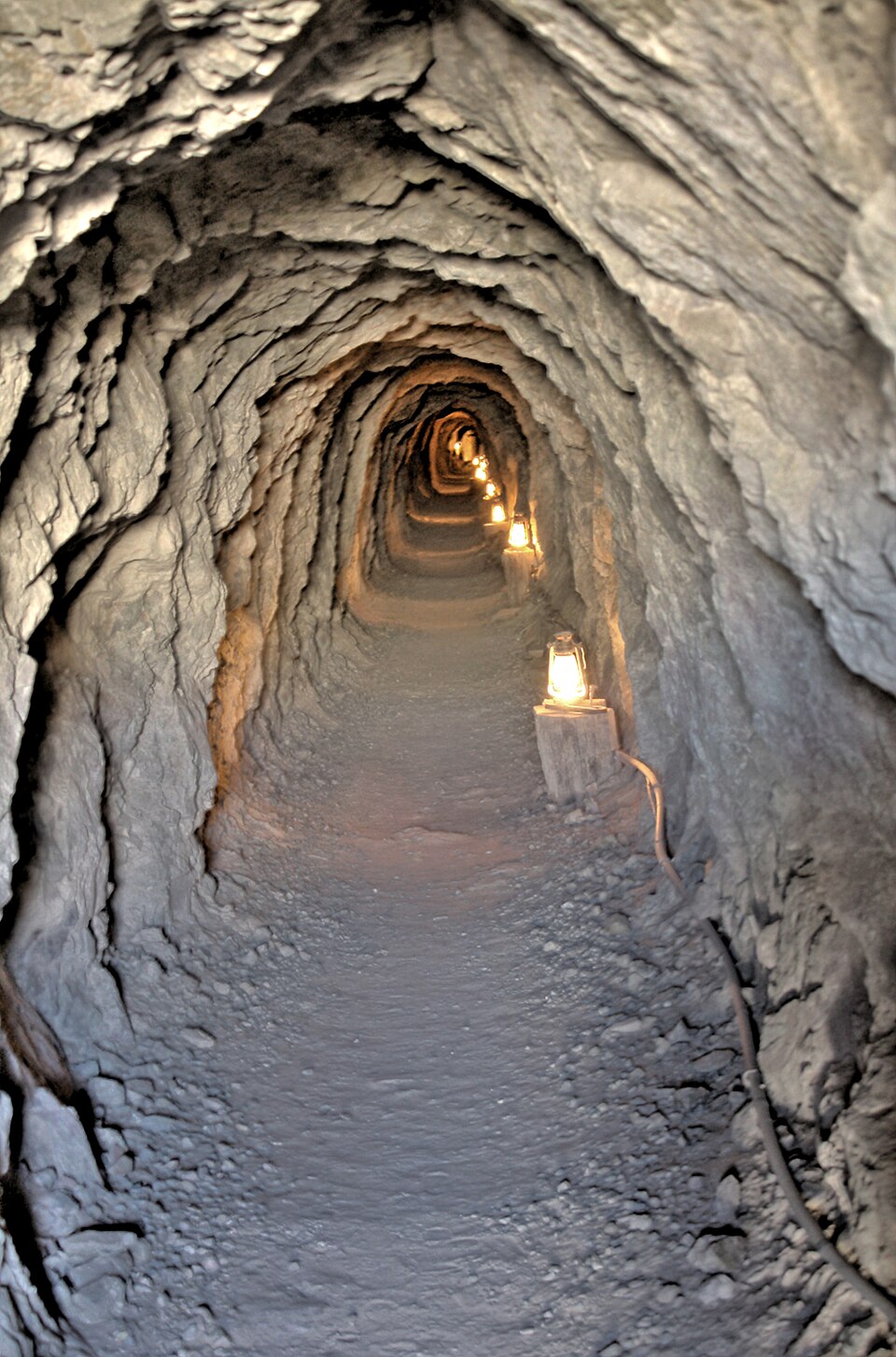 interieur techatticup mine nevada Galerie intérieure de Techatticup Mine dans l’Eldorado Canyon au Nevada