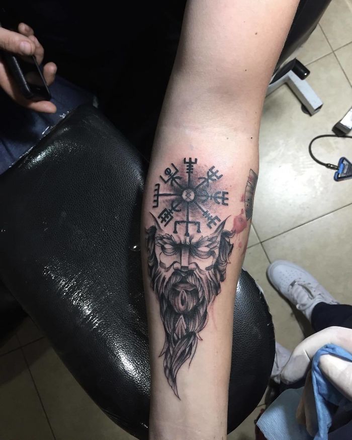 40 tatouages vikings pour s'insuffler un peu d'énergie nordique 30 tatouages vikings pour s insuffler un peu d energie nordique 16 30-tatouages-vikings-pour-s-insuffler-un-peu-d-energie-nordique-16