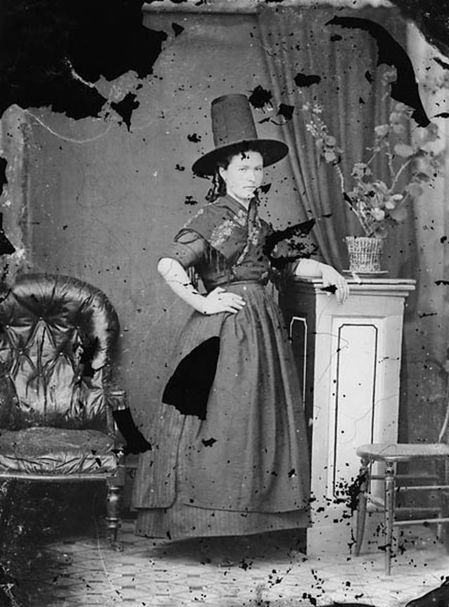 40 portraits de femmes galloises dans les années 1870 40 portraits de femmes galloises dans les annees 1870 35 40-portraits-de-femmes-galloises-dans-les-annees-1870-35