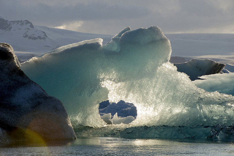 Breiðamerkursandur - diamond beach - la plage de diamants du lac Jökulsárlón Breidamerkursandur diamond beach la plage de diamants du lac Jokulsarlon 11 Breidamerkursandur-diamond-beach-la-plage-de-diamants-du-lac-Jokulsarlon-11