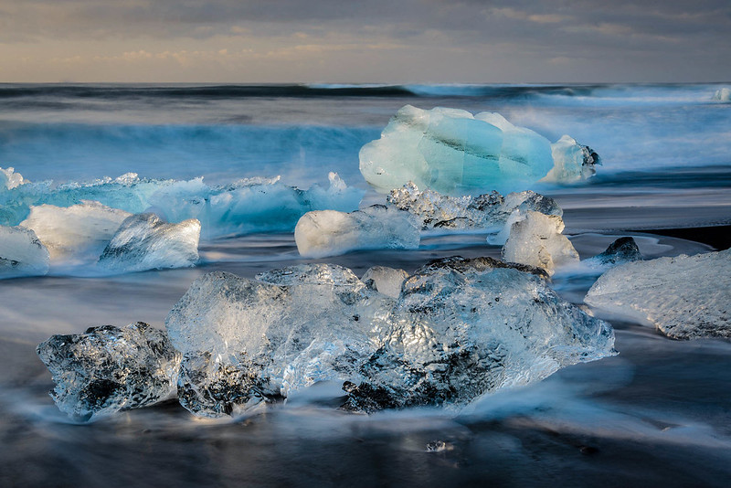 Breiðamerkursandur - diamond beach - la plage de diamants du lac Jökulsárlón Breidamerkursandur diamond beach la plage de diamants du lac Jokulsarlon 4 Breidamerkursandur-diamond-beach-la-plage-de-diamants-du-lac-Jokulsarlon-4