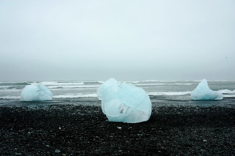 Breiðamerkursandur - diamond beach - la plage de diamants du lac Jökulsárlón Breidamerkursandur diamond beach la plage de diamants du lac Jokulsarlon 6 Breidamerkursandur-diamond-beach-la-plage-de-diamants-du-lac-Jokulsarlon-6