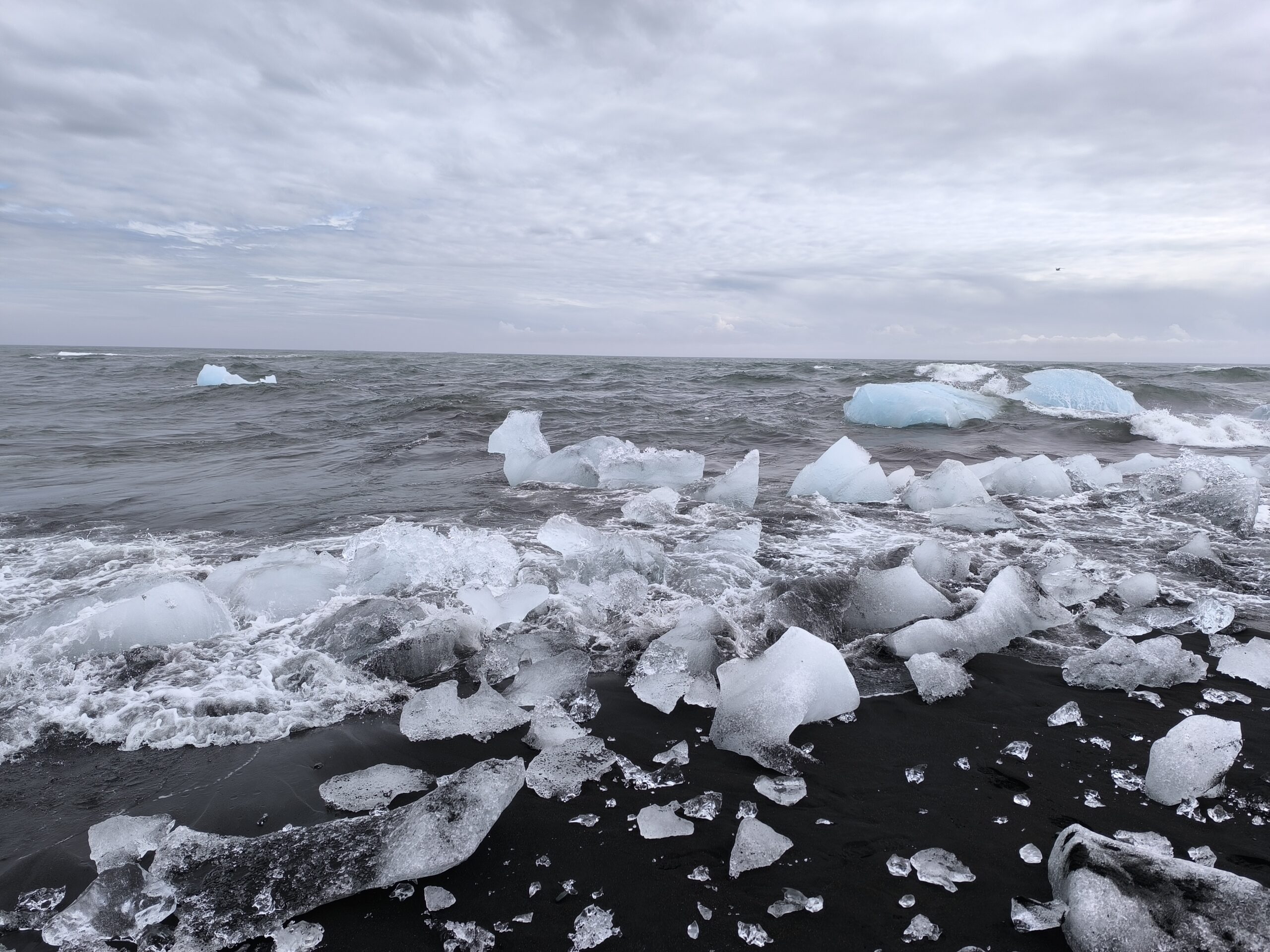 Breiðamerkursandur - diamond beach - la plage de diamants du lac Jökulsárlón Breidamerkursandur diamond beach la plage de diamants du lac Jokulsarlon A scaled Breidamerkursandur-diamond-beach-la-plage-de-diamants-du-lac-Jokulsarlon-A