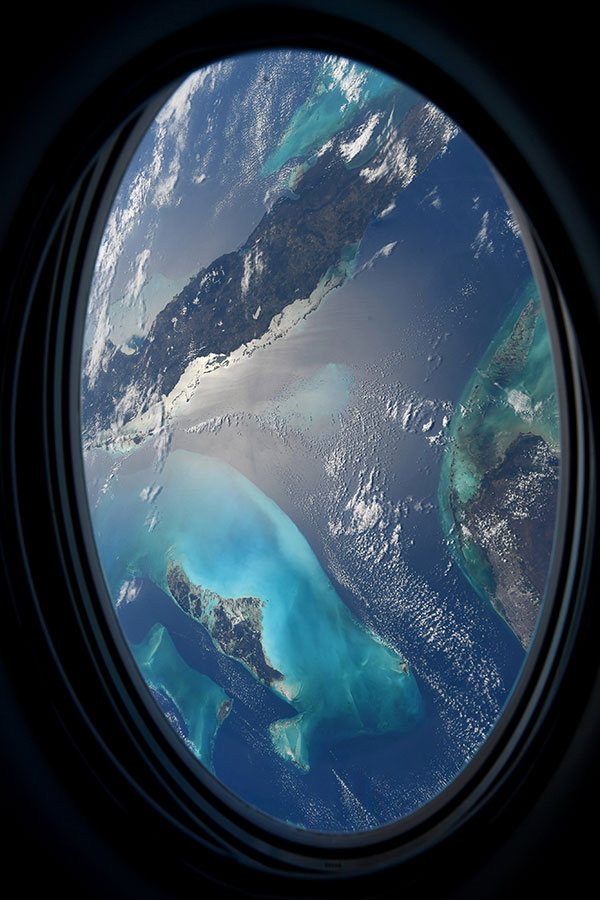 L'astronaute Mike Hopkins partage la vue de son hublot de Resilience L astronaute Mike Hopkins partage la vue de son hublot de Resilience crew dragon spacex 1 L-astronaute-Mike-Hopkins-partage-la-vue-de-son-hublot-de-Resilience-crew-dragon-spacex-1