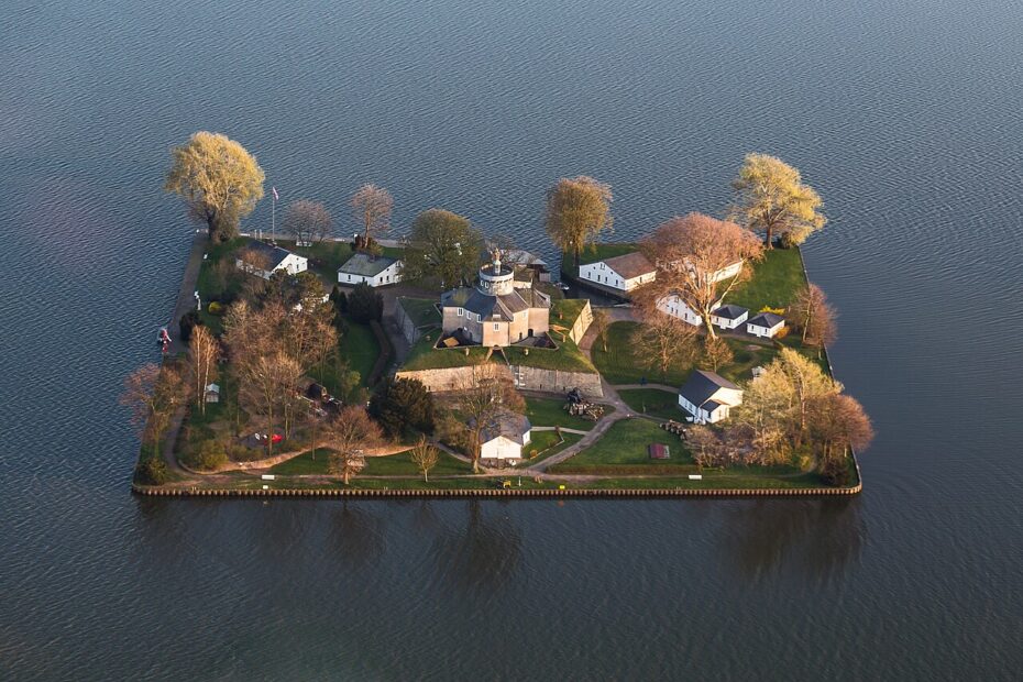 La magnifique île de Wilhelmstein sur le lac Steinhude en Allemagne La magnifique ile de Wilhelmstein sur le lac Steinhude en Allemagne 1 1 Île de Wilhelmstein sur le lac de Steinhude en Allemagne