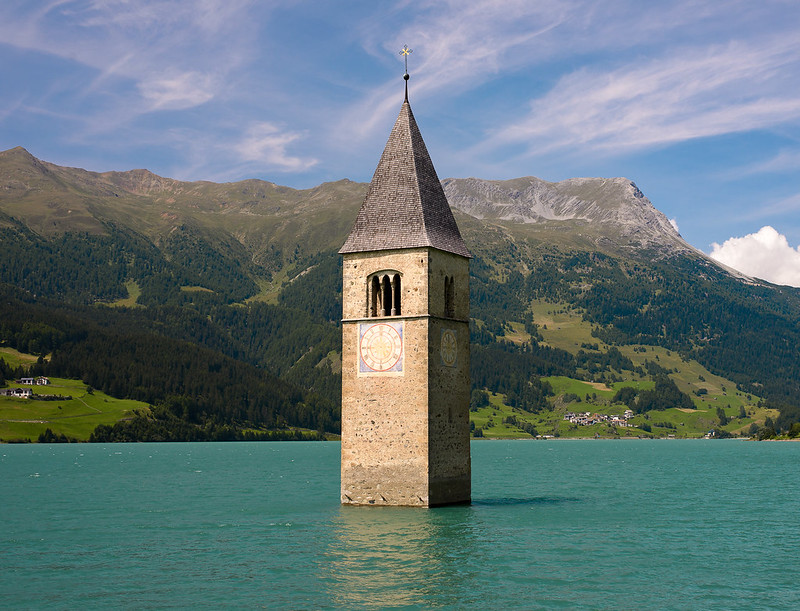 Le clocher du lac de Resia en Italie Le clocher du lac de Resia en Italie 7 Le-clocher-du-lac-de-Resia-en-Italie-7