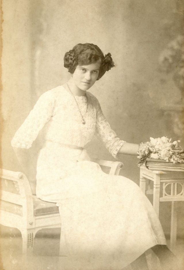 40 démonstrations des coupes de cheveux des femmes hongroises dans les années 1900 - 1910 Les coupes de cheveux des femmes hongroises dans les annees 1900 1910 17 Les-coupes-de-cheveux-des-femmes-hongroises-dans-les-annees-1900-1910-17