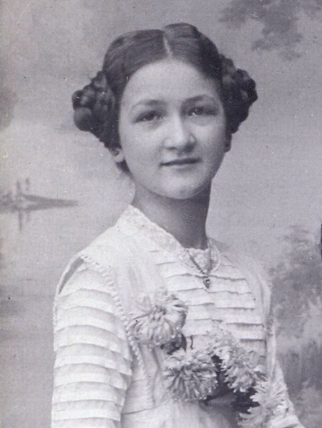 40 démonstrations des coupes de cheveux des femmes hongroises dans les années 1900 - 1910 Les coupes de cheveux des femmes hongroises dans les annees 1900 1910 21 Les-coupes-de-cheveux-des-femmes-hongroises-dans-les-annees-1900-1910-21