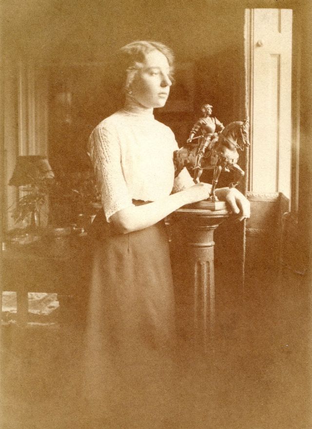 40 démonstrations des coupes de cheveux des femmes hongroises dans les années 1900 - 1910 Les coupes de cheveux des femmes hongroises dans les annees 1900 1910 29 Les-coupes-de-cheveux-des-femmes-hongroises-dans-les-annees-1900-1910-29