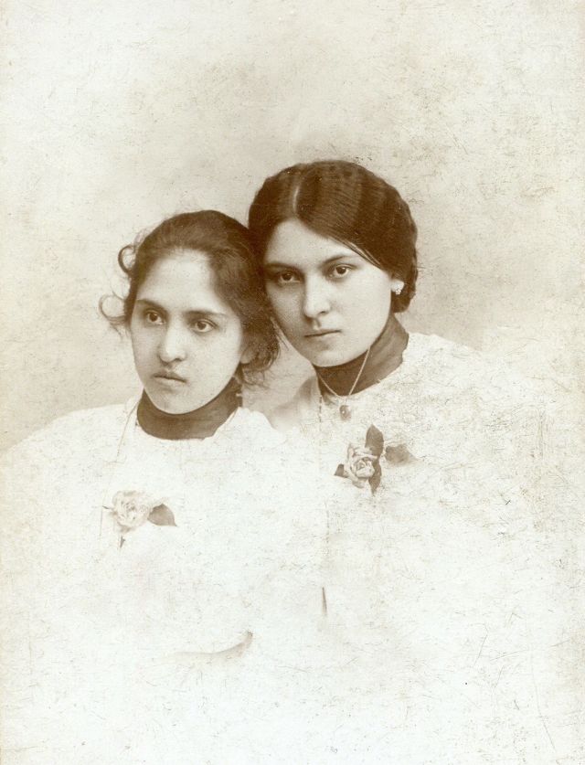 40 démonstrations des coupes de cheveux des femmes hongroises dans les années 1900 - 1910 Les coupes de cheveux des femmes hongroises dans les annees 1900 1910 33 Les-coupes-de-cheveux-des-femmes-hongroises-dans-les-annees-1900-1910-33