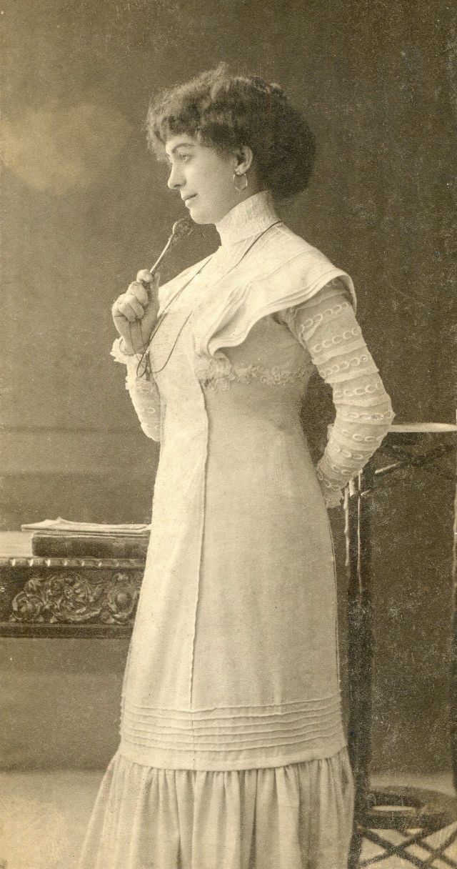 40 démonstrations des coupes de cheveux des femmes hongroises dans les années 1900 - 1910 Les coupes de cheveux des femmes hongroises dans les annees 1900 1910 34 Les-coupes-de-cheveux-des-femmes-hongroises-dans-les-annees-1900-1910-34