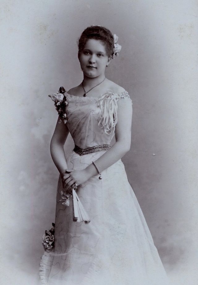 40 démonstrations des coupes de cheveux des femmes hongroises dans les années 1900 - 1910 Les coupes de cheveux des femmes hongroises dans les annees 1900 1910 40 Les-coupes-de-cheveux-des-femmes-hongroises-dans-les-annees-1900-1910-40