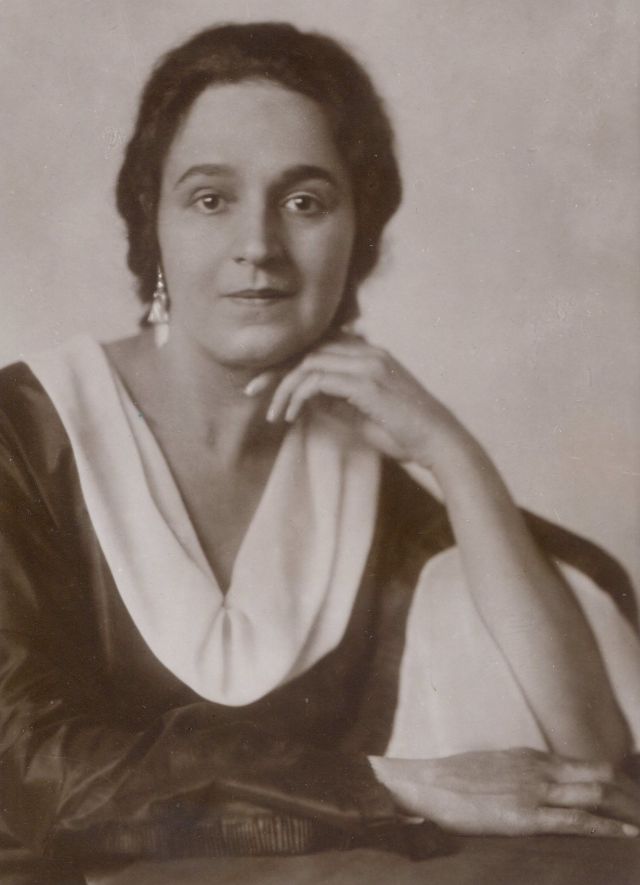 40 démonstrations des coupes de cheveux des femmes hongroises dans les années 1900 - 1910 Les coupes de cheveux des femmes hongroises dans les annees 1900 1910 7 Les-coupes-de-cheveux-des-femmes-hongroises-dans-les-annees-1900-1910-7