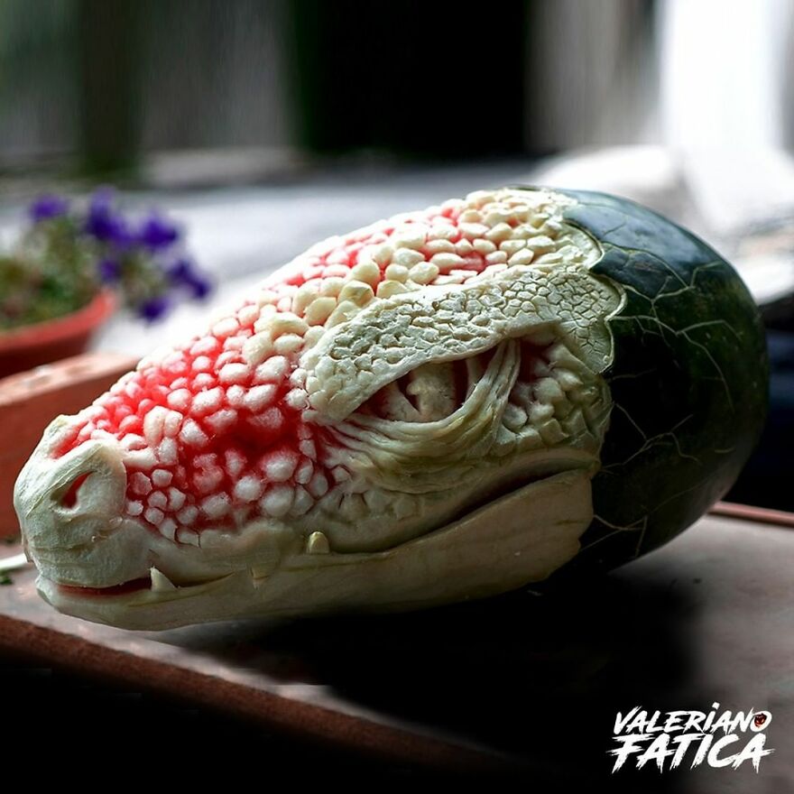 Les incroyables sculptures d'aliments de Valeriano Fatica Les incroyables sculptures d aliments de Valeriano Fatica 2 dragon pasteque Les-incroyables-sculptures-d-aliments-de-Valeriano-Fatica-2-dragon-pasteque
