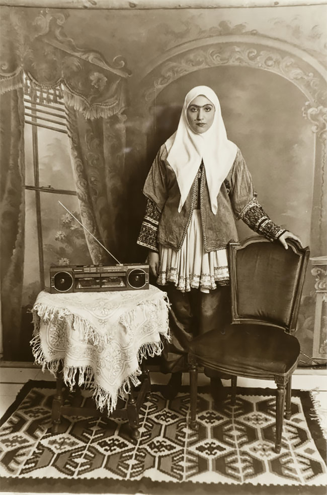 The Qajar Series - des portraits de princesses Qajar par Shadi Ghadirian The Qajar Series des portraits de princesses Qajar par Shadi Ghadirian 11 The-Qajar-Series-des-portraits-de-princesses-Qajar-par-Shadi-Ghadirian-11