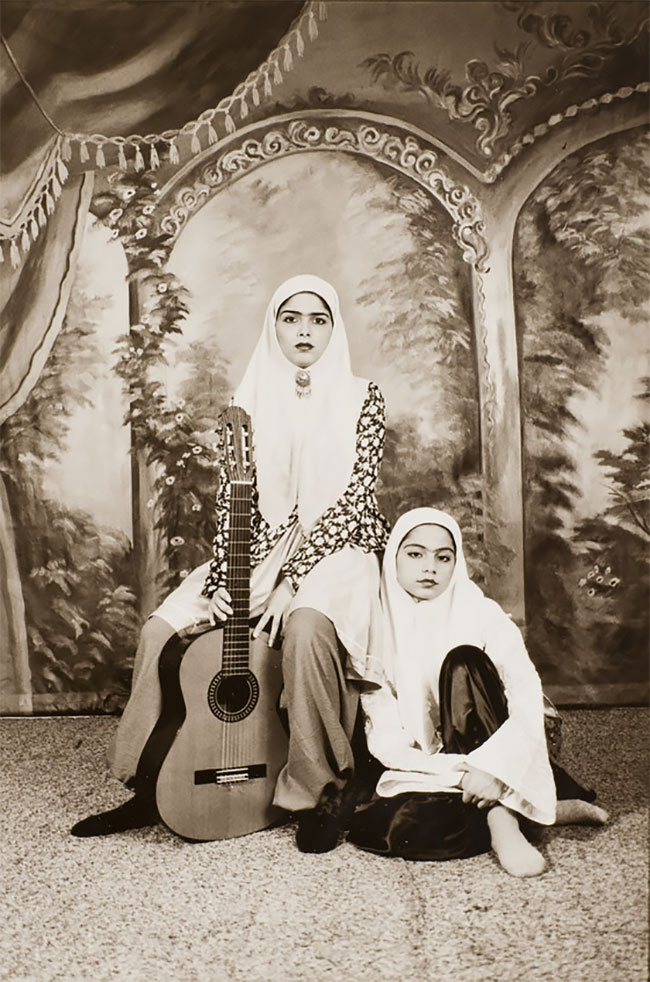The Qajar Series - des portraits de princesses Qajar par Shadi Ghadirian The Qajar Series des portraits de princesses Qajar par Shadi Ghadirian 13 The-Qajar-Series-des-portraits-de-princesses-Qajar-par-Shadi-Ghadirian-13