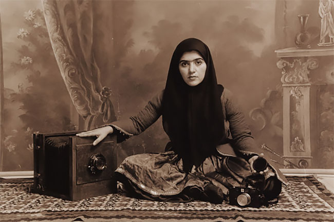 The Qajar Series - des portraits de princesses Qajar par Shadi Ghadirian The Qajar Series des portraits de princesses Qajar par Shadi Ghadirian 6 The-Qajar-Series-des-portraits-de-princesses-Qajar-par-Shadi-Ghadirian-6