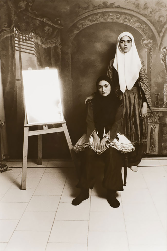 The Qajar Series - des portraits de princesses Qajar par Shadi Ghadirian The Qajar Series des portraits de princesses Qajar par Shadi Ghadirian 7 The-Qajar-Series-des-portraits-de-princesses-Qajar-par-Shadi-Ghadirian-7
