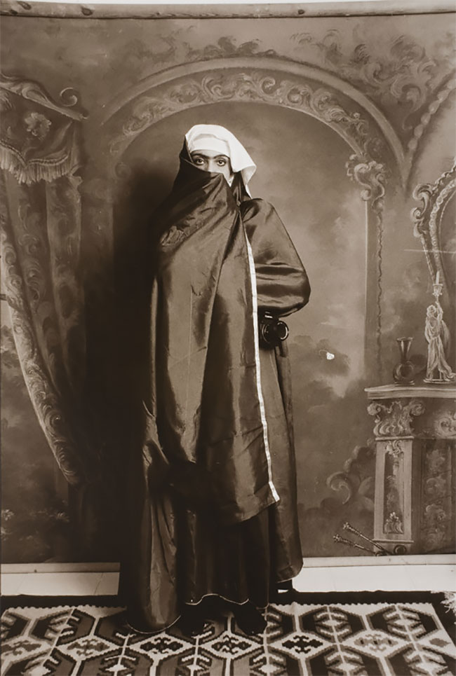 The Qajar Series - des portraits de princesses Qajar par Shadi Ghadirian The Qajar Series des portraits de princesses Qajar par Shadi Ghadirian 9 The-Qajar-Series-des-portraits-de-princesses-Qajar-par-Shadi-Ghadirian-9