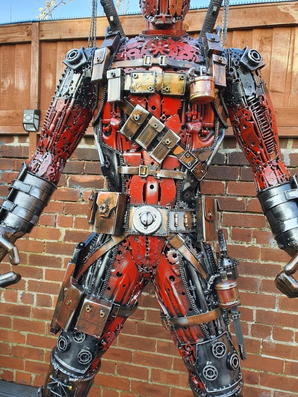 Une sculpture de Deadpool en recyclage de pièces de métal Une sculpture de Deadpool en recyclage de pieces de metal 3 Une-sculpture-de-Deadpool-en-recyclage-de-pieces-de-métal-3