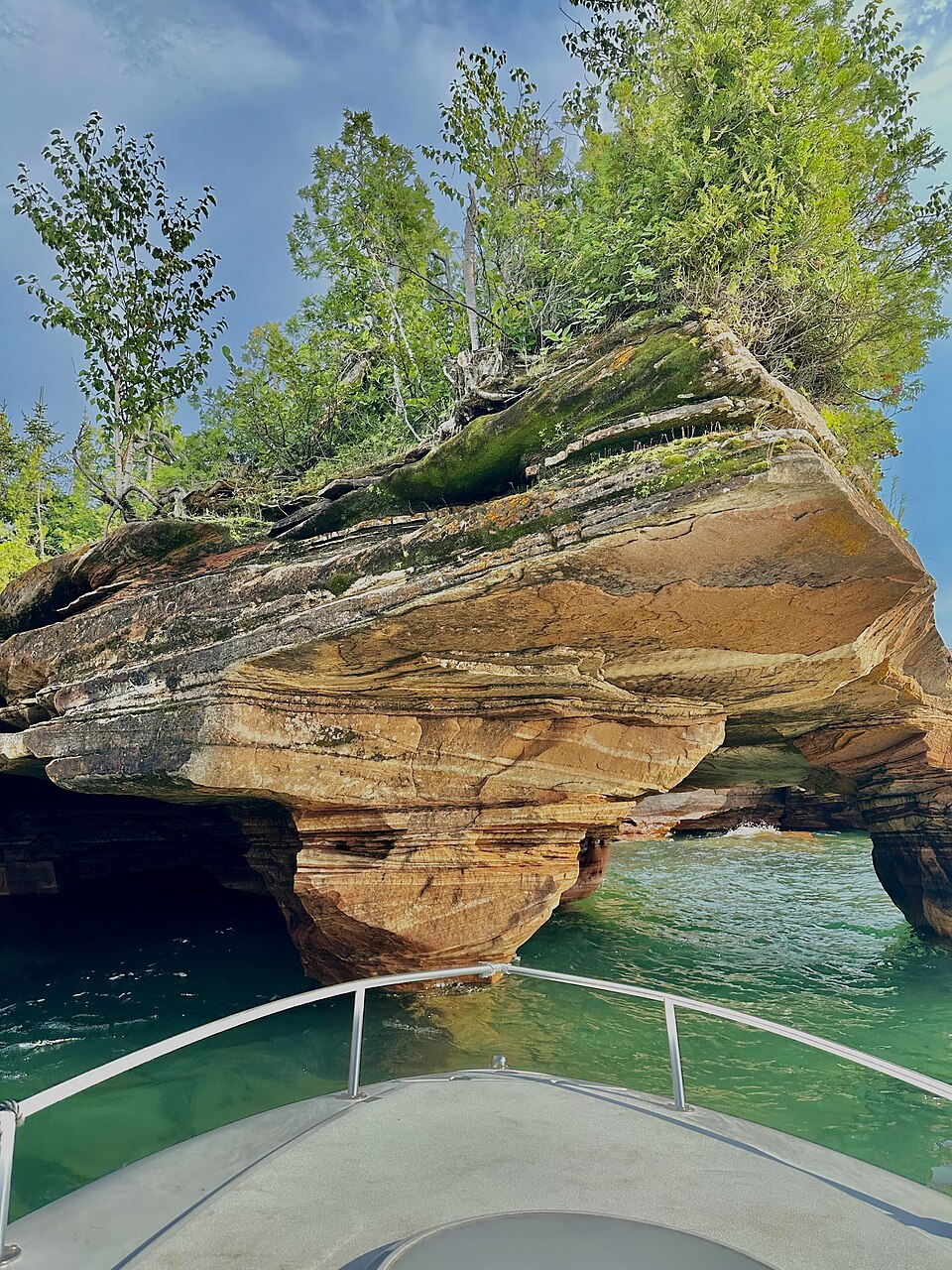 Intérieur d’une grotte de grès de Devils Island dans les Apostle Islands Intérieur d’une grotte de grès de Devils Island dans les Apostle Islands