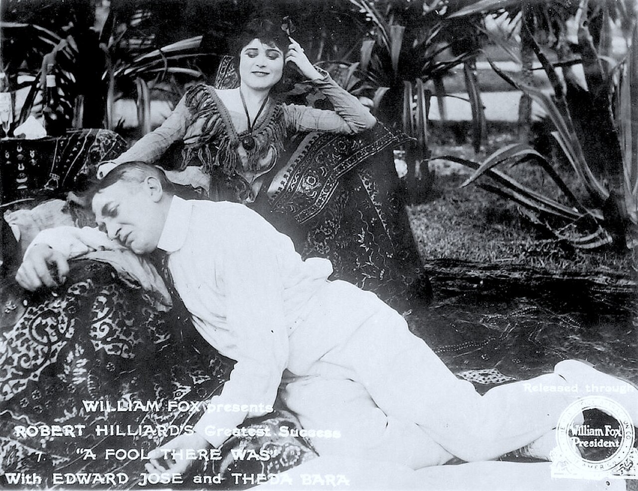 theda bara a fool there was 1915 Theda Bara dans A Fool There Was en 1915 avec Edward José