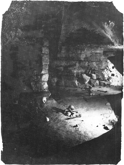 une exploration des catacombes de Paris au 19eme siècle par Nadar une exploration des catacombes de Paris au 19eme siecle par Nadar 15 une-exploration-des-catacombes-de-Paris-au-19eme-siecle-par-Nadar-15