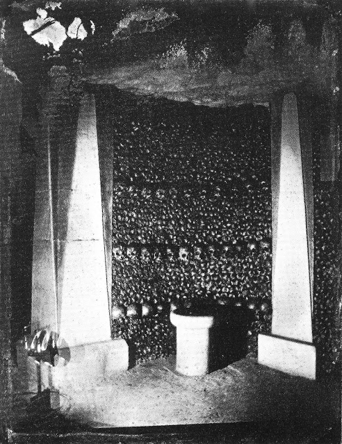 une exploration des catacombes de Paris au 19eme siècle par Nadar une exploration des catacombes de Paris au 19eme siecle par Nadar 24 une-exploration-des-catacombes-de-Paris-au-19eme-siecle-par-Nadar-24