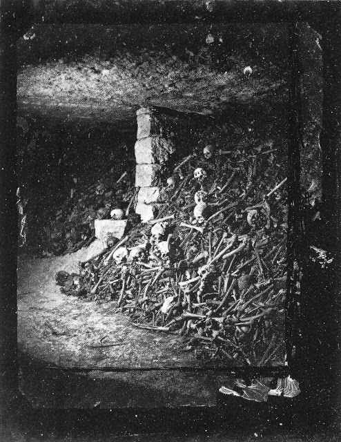 une exploration des catacombes de Paris au 19eme siècle par Nadar une exploration des catacombes de Paris au 19eme siecle par Nadar 30 une-exploration-des-catacombes-de-Paris-au-19eme-siecle-par-Nadar-30