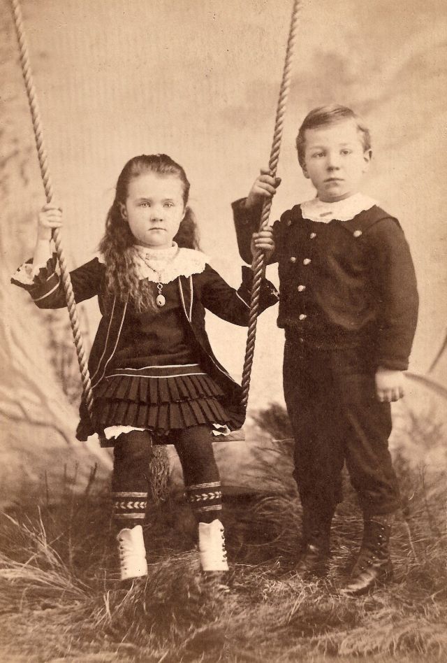 30 portraits avec une balançoire en studio au 19eme siecle 30 portraits avec une balancoire en studio au 19eme siecle 16 30-portraits-avec-une-balancoire-en-studio-au-19eme-siecle-16